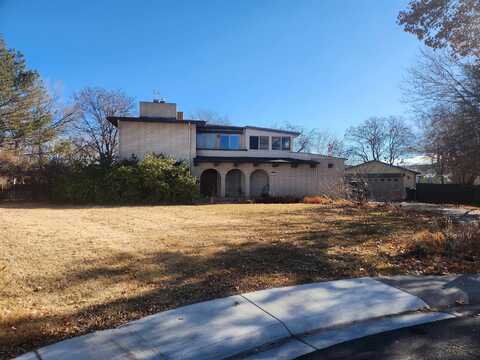 2720 N 8th Court, Grand Junction, CO 81506