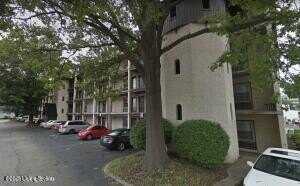 4012 Dupont Cir, Louisville, KY 40207