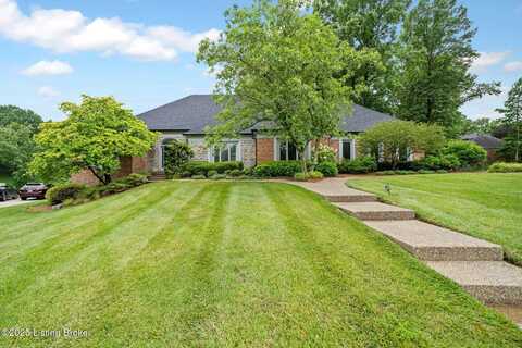 527 Woodlake Dr, Louisville, KY 40245