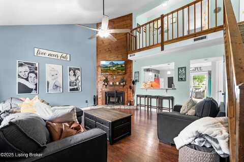 9208 Eupora Ct, Jeffersontown, KY 40299