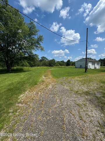 13111 Meadowlawn Dr, Louisville, KY 40272
