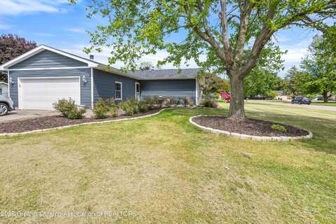 2636 Gilbert Road, Lansing, MI 48911