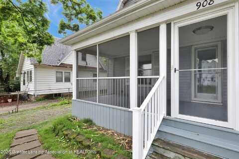 908 Larned Street, Lansing, MI 48912