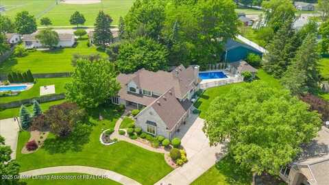 682 Parkview Circle, Saint Johns, MI 48879