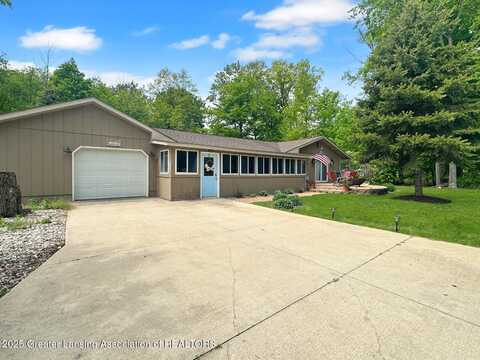 1656 S Oakwood Drive, Lake City, MI 49651