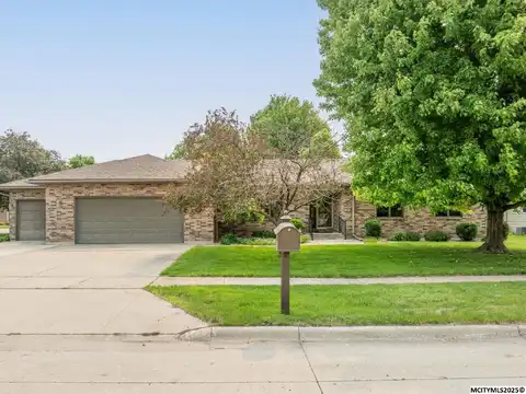 209 Red Fox Court, MASON CITY, IA 50401