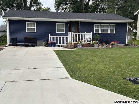 1820 S Coolidge, MASON CITY, IA 50401