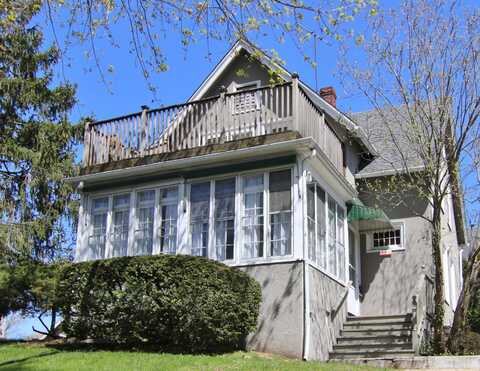123 Pine Street, Greenwich, CT 06830