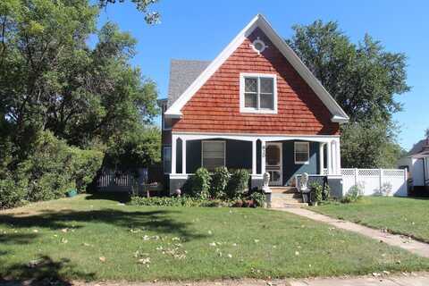 820 N Meade Ave, Glendive, MT 59330