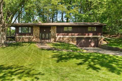 213 Scarborough Court, Valparaiso, IN 46385