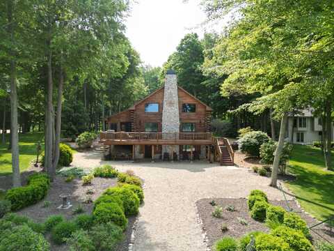 7223 E Hudson Pointe Lane, New Carlisle, IN 46552