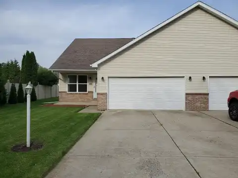 1709 Daisy Street SE, DeMotte, IN 46310