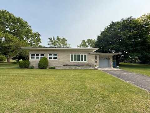1402 E Culver Road, Knox, IN 46534