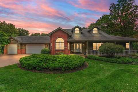 556 Shatz Drive N, Valparaiso, IN 46385