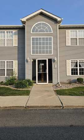 8213 Lincoln Circle, Merrillville, IN 46410