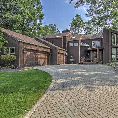 466 Wexford Road, Valparaiso, IN 46385
