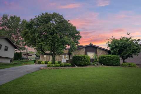 705 Cottonwood Drive, Dyer, IN 46311