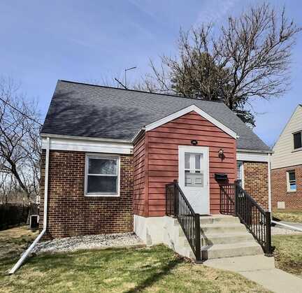 809 Academy Street, Valparaiso, IN 46383
