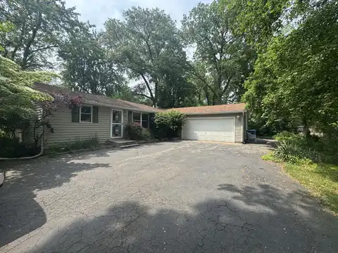 319 Navajo Trail, Burns Harbor, IN 46304