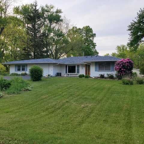 2505 Oakwood Drive, Valparaiso, IN 46383