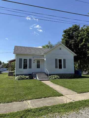 309 E College Avenue, Morocco, IN 47963