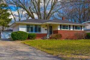 9133 Foliage Lane, Munster, IN 46321