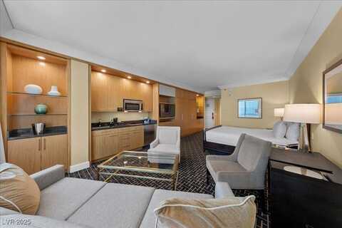 2000 N Fashion Show Drive, Las Vegas, NV 89109