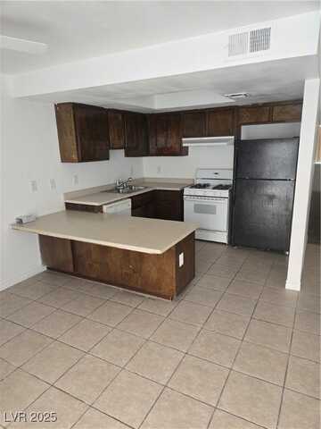 2701 Kline Circle, Las Vegas, NV 89121