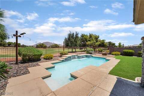 5586 Golden Leaf Avenue, Las Vegas, NV 89122