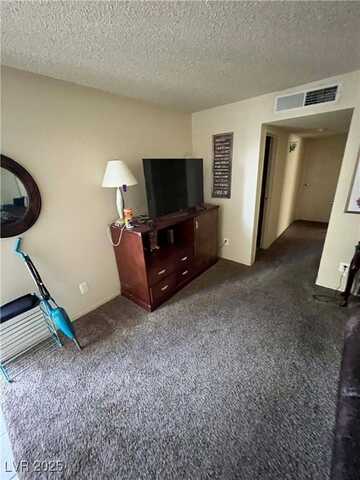 1388 E Desert Inn Road, Las Vegas, NV 89169