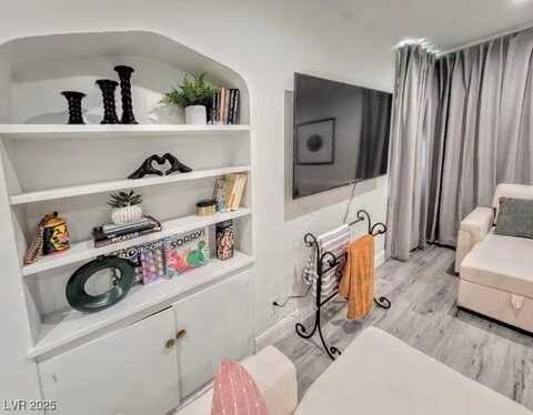 621 S 9th Street, Las Vegas, NV 89101