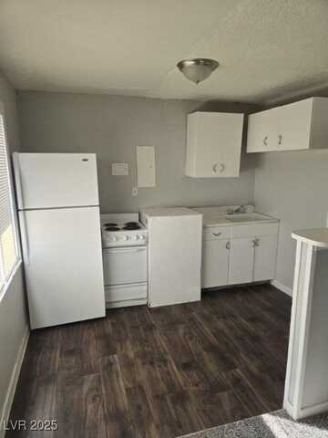 409 W Van Buren Avenue, Las Vegas, NV 89106
