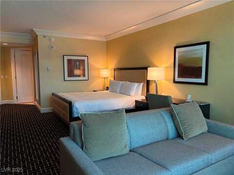 2000 N Fashion Show Drive, Las Vegas, NV 89109