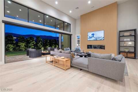 10781 Agate Cliffs Avenue, Las Vegas, NV 89135