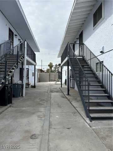 621 N 11th Street, Las Vegas, NV 89101