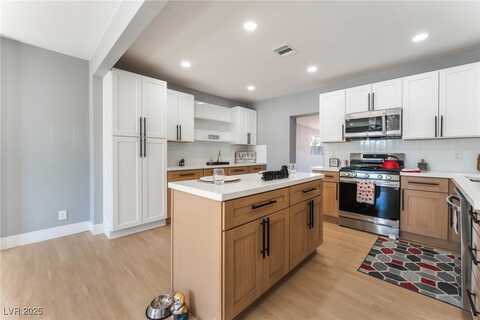 915 Melrose Drive, Las Vegas, NV 89101