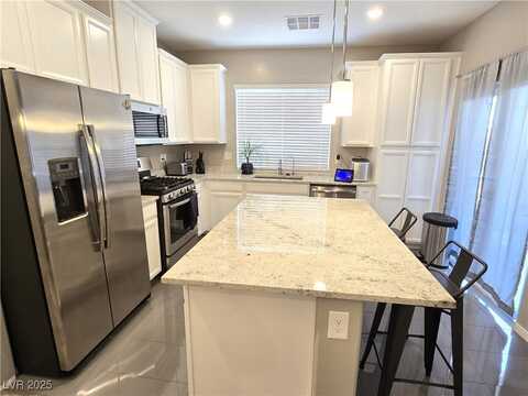 8534 Insignia Avenue, Las Vegas, NV 89178