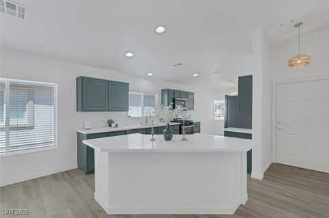 4369 Meadowlark Wing Way, North Las Vegas, NV 89084