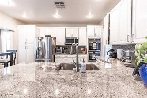 53 Grossinger Court, Henderson, NV 89074
