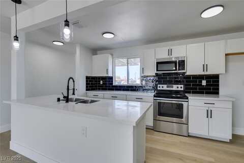 1225 Arrowhead Avenue, Las Vegas, NV 89106