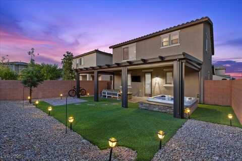 8013 Green River Knob Street, Las Vegas, NV 89113