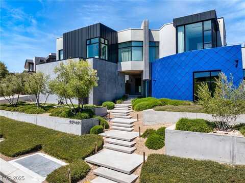 18 Sun Glow Lane, Las Vegas, NV 89135