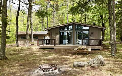 9039 SUNSHINE DR, Tomahawk, WI 54487
