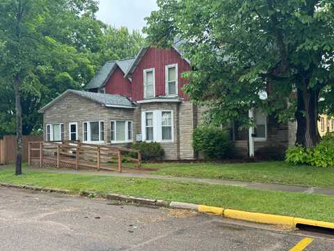203 2ND ST N, Tomahawk, WI 54487