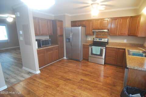 136 Oakmont Drive, Greenville, NC 27858