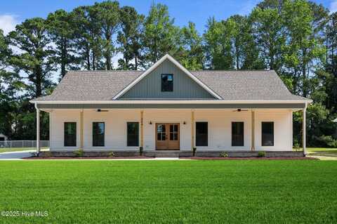 306 Crown Drive, Washington, NC 27889