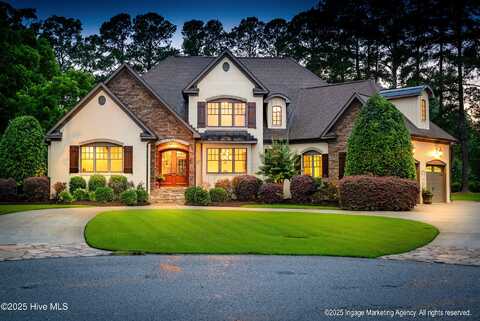 2900 Groveland Drive, Greenville, NC 27858