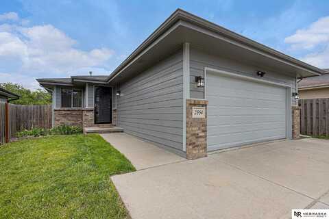 2854 NW 53 Street, Lincoln, NE 68524