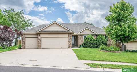 1205 Deer Run Lane, Papillion, NE 68046