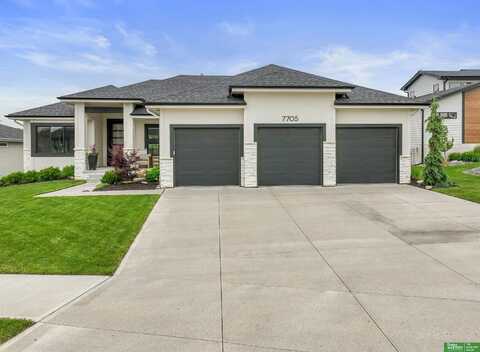 7705 N 167 Street, Bennington, NE 68007